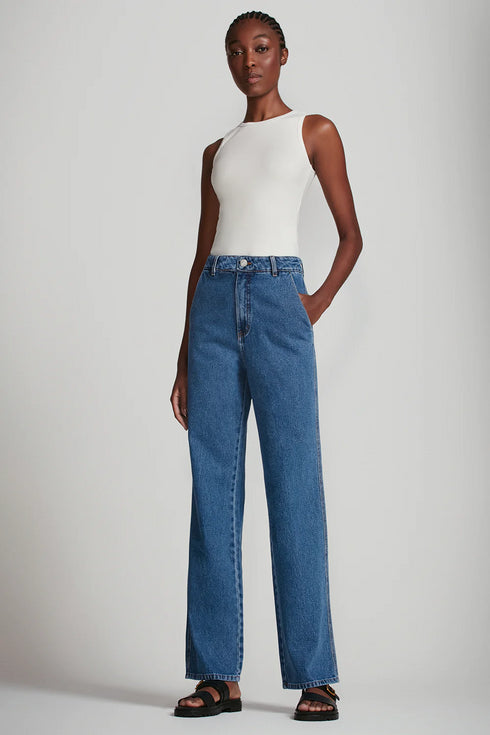 CALÇA JEANS RETA CLÁSSICA